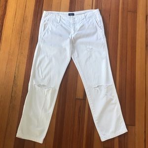 American Eagle White distressed Capri pants